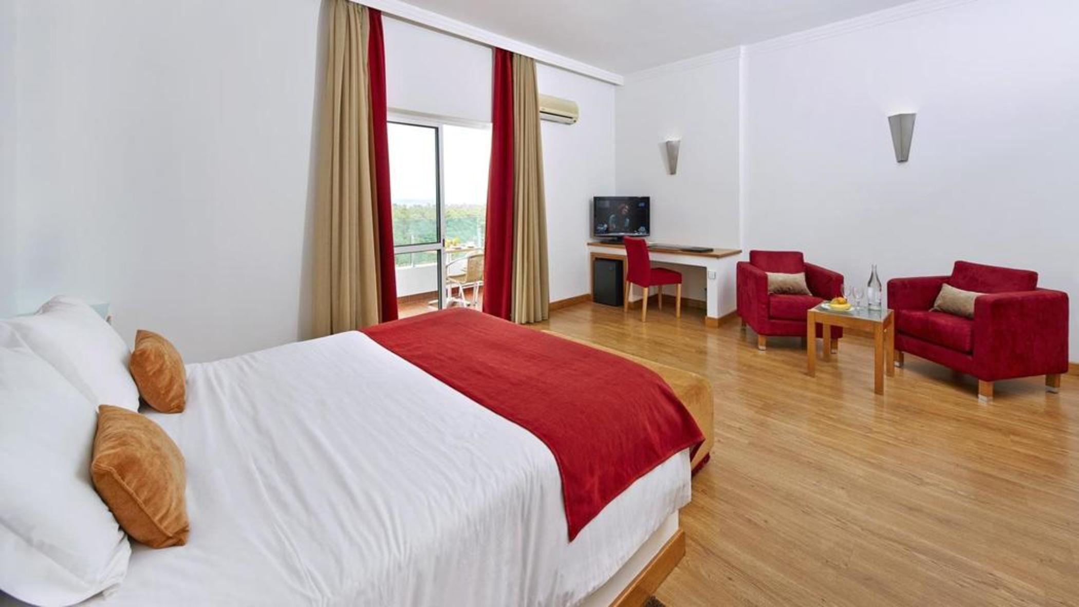 Alcazar Hotel & Spa มงติกอร์โด ภายนอก รูปภาพ