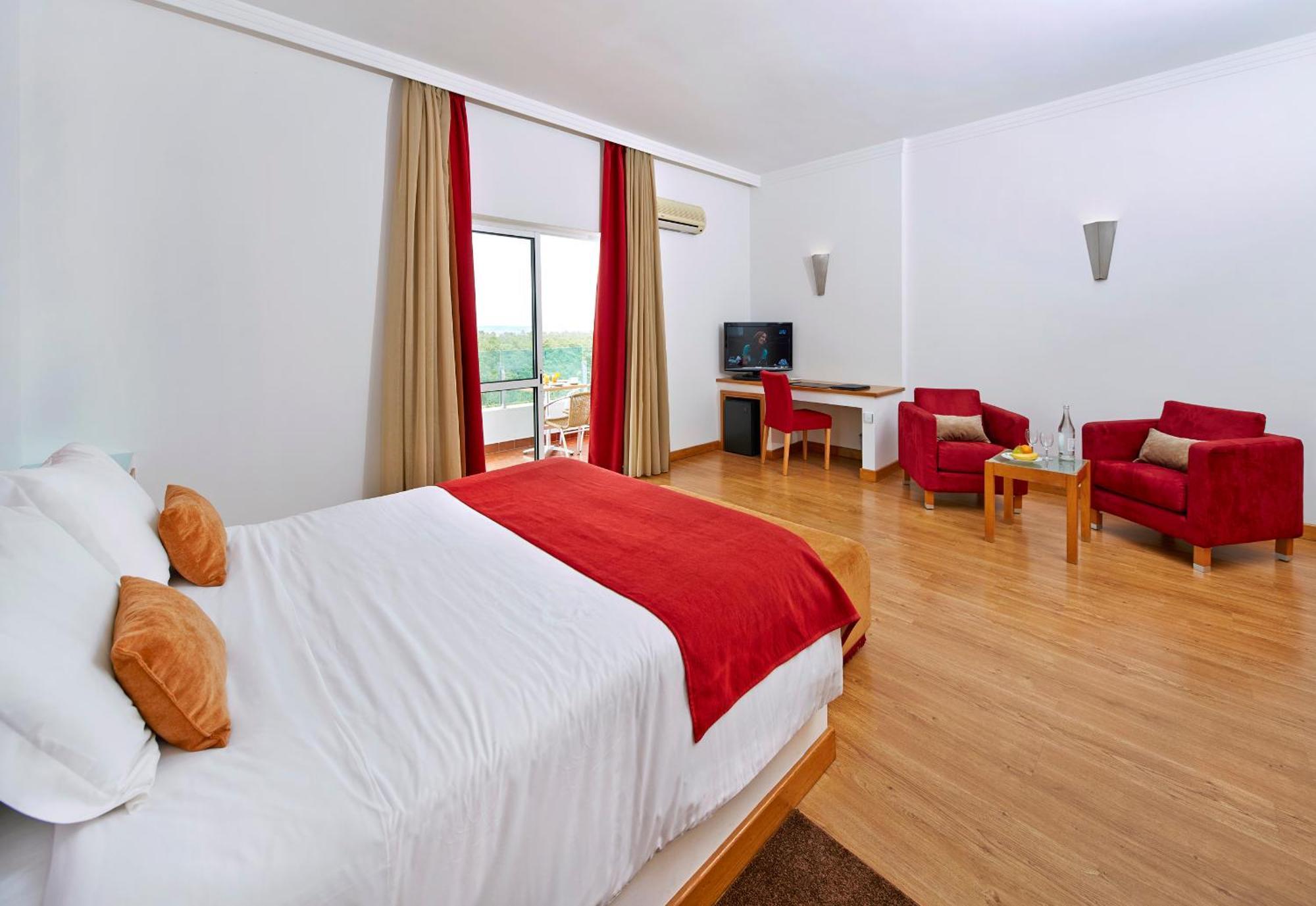 Alcazar Hotel & Spa มงติกอร์โด ภายนอก รูปภาพ