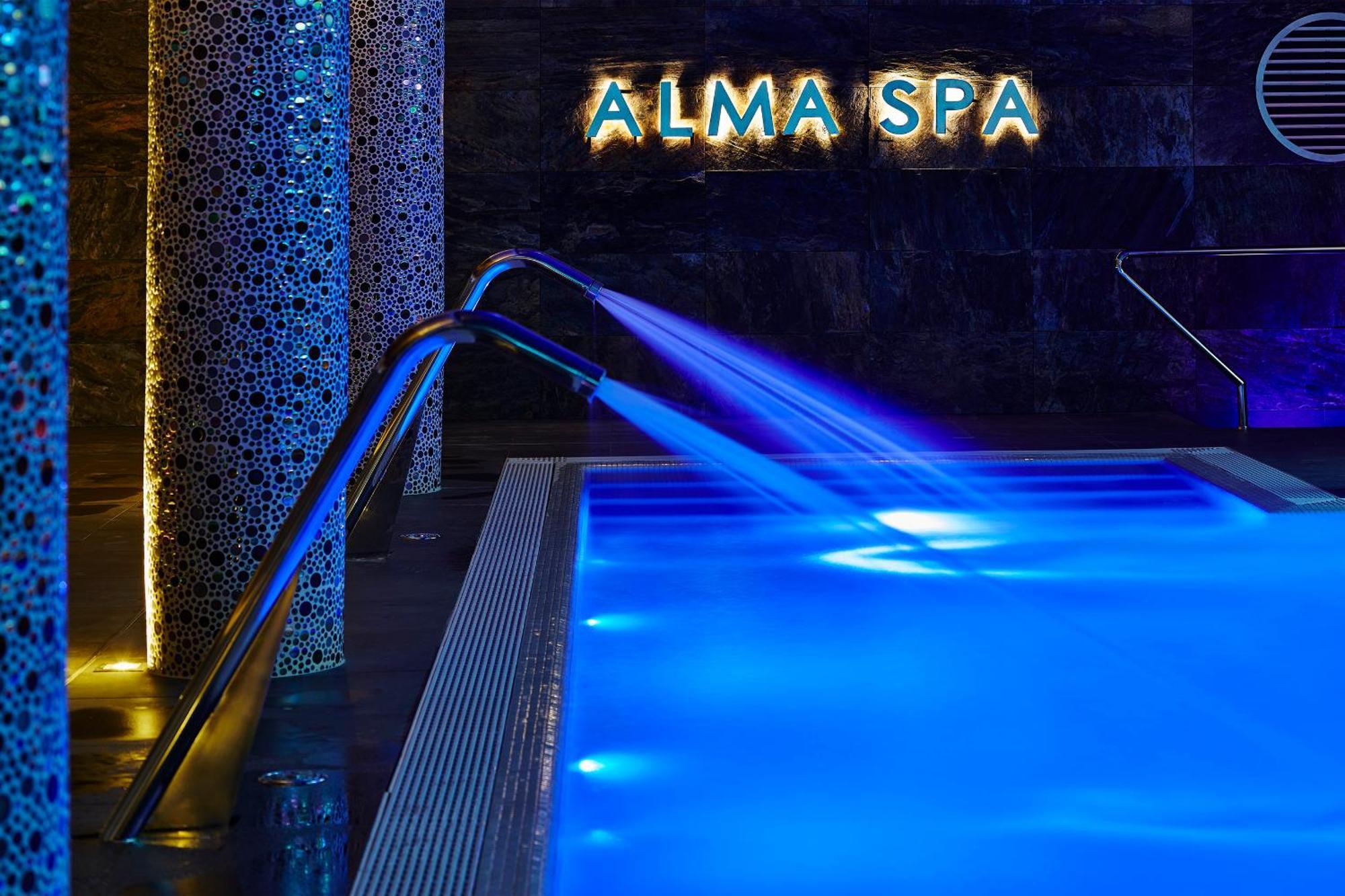 Alcazar Hotel & Spa มงติกอร์โด ภายนอก รูปภาพ